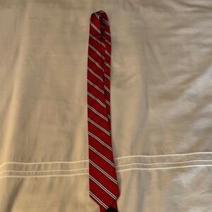 Boys Brooks Brothers classic red and white striped tie